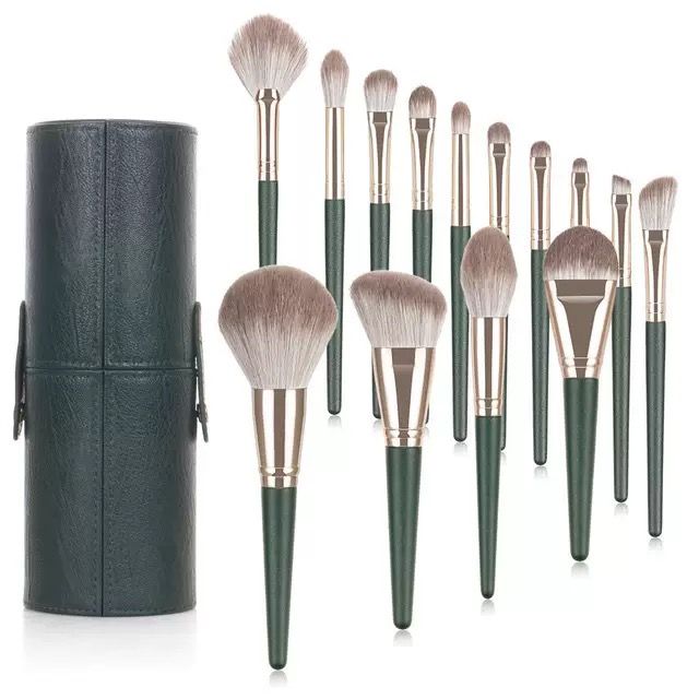 Elegant Makeup Brush Collection Featuring Soft Wool Fibers & Sleek Metallic Design - 6 of 8